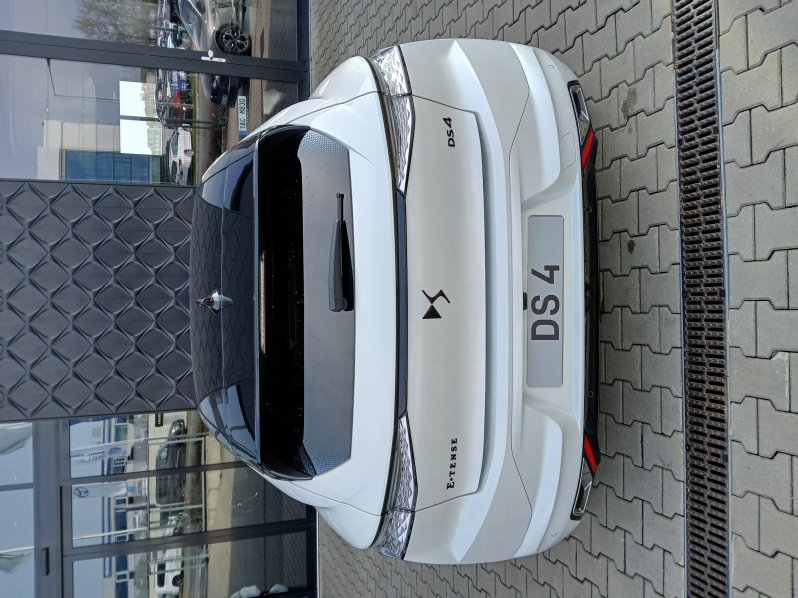 DS Automobiles DS4 full