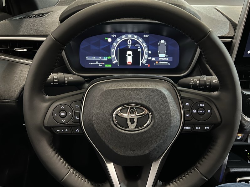 Toyota Corolla Cross 2.0 HEV 4×2 – STYLE TECH full