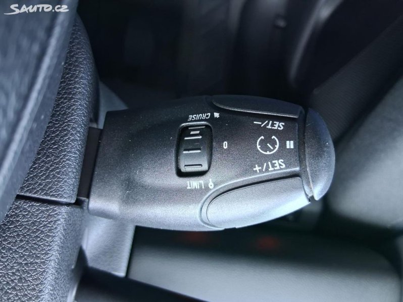 Peugeot 5008 ACTIVE 1.6 HDi 88 kW full
