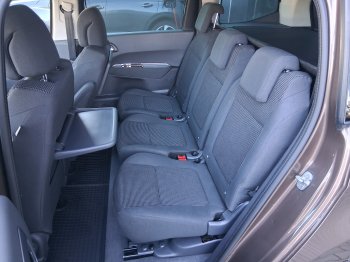 Peugeot 5008 ACTIVE 1.6 HDi 88 kW full