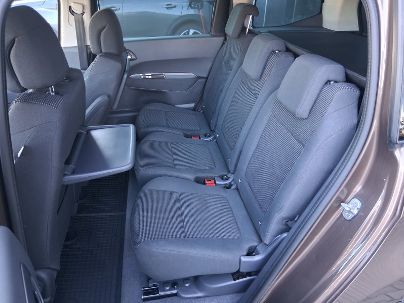 Peugeot 5008 ACTIVE 1.6 HDi 88 kW full