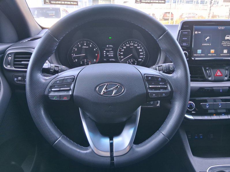 Hyundai i30 GO! 1.4 T-GDi 103 kW full
