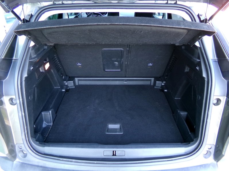 Peugeot 3008 ACTIVE+ 1,6 BlueHDi 88kW AT full