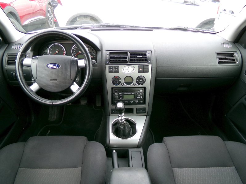 Ford Mondeo 1,8 92kW full