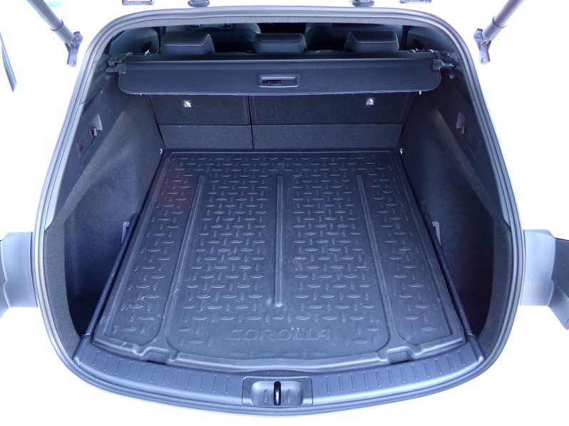 Toyota Corolla STYLE TECH 1,8 HEV 103kW AT full