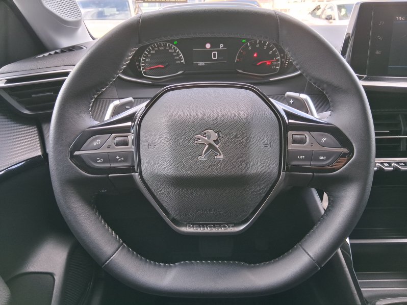Peugeot 208 ACTIVE PACK  1.2 PT 74 kW full