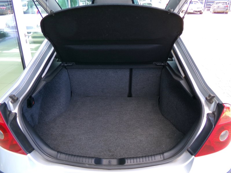 Ford Mondeo 1,8 92kW full