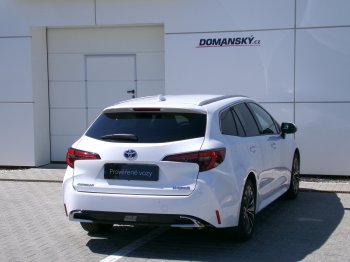 Toyota Corolla STYLE TECH 1,8 HEV 103kW AT full
