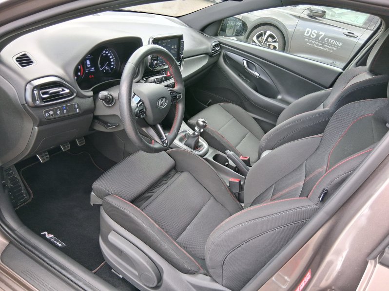 Hyundai i30 N LINE 1.5 T-GDi 117 kW full