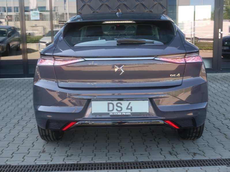 DS Automobiles DS4 4 EDITION FRANCE HYBRID 136 full