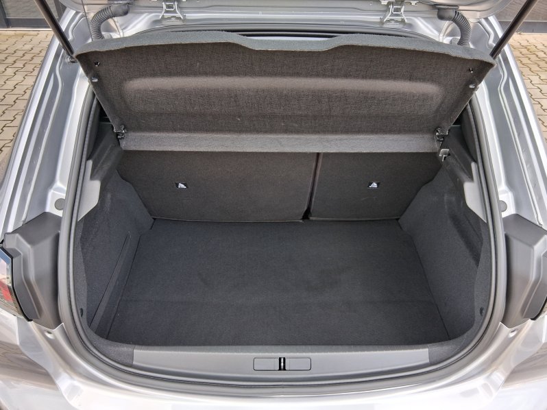 Peugeot 208 ACTIVE PACK  1.2 PT 74 kW full