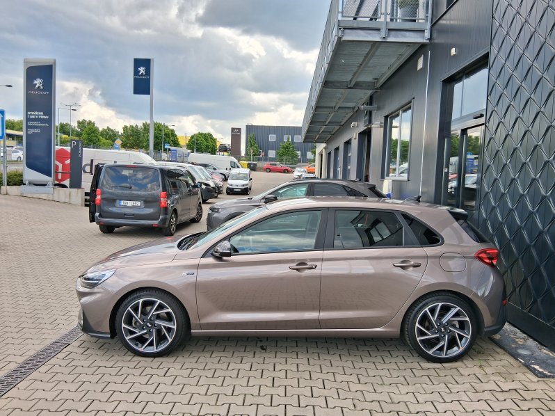 Hyundai i30 N LINE 1.5 T-GDi 117 kW full