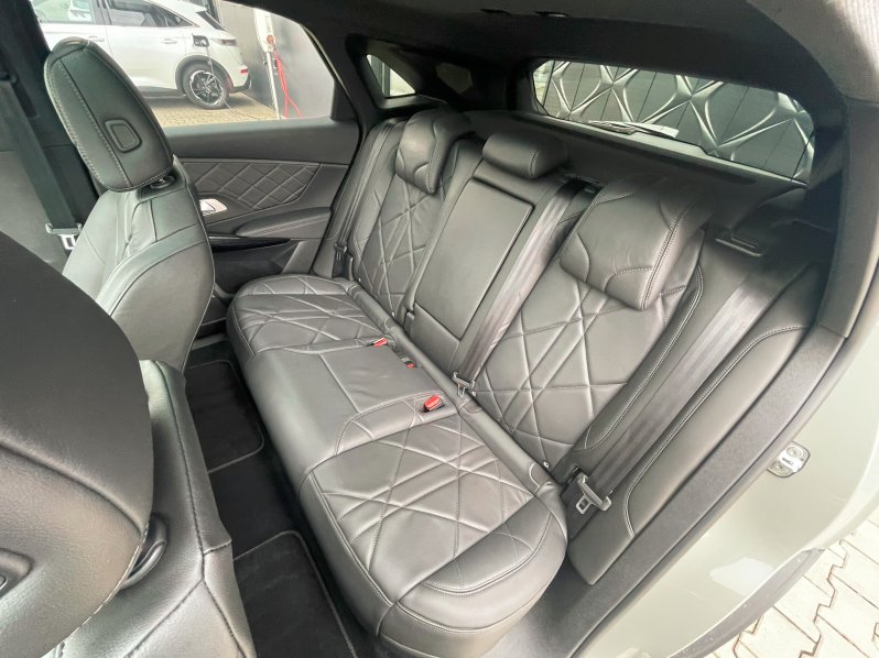 DS Automobiles DS7 CROSSBACK RIVOLI 1.6 E-Tense 4×4 221 kW full