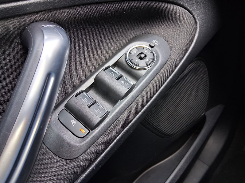 Ford S-MAX TITANIUM 2.0 TDCi 120 kW full
