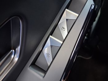 DS Automobiles DS7 CROSSBACK RIVOLI 1.6 E-Tense 4×4 221 kW full