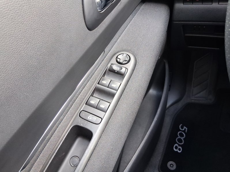 Peugeot 5008 ALLURE 1.6 HDi 84 kW full