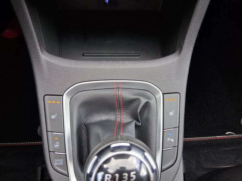 Hyundai i30 N LINE 1.5 T-GDi 117 kW full