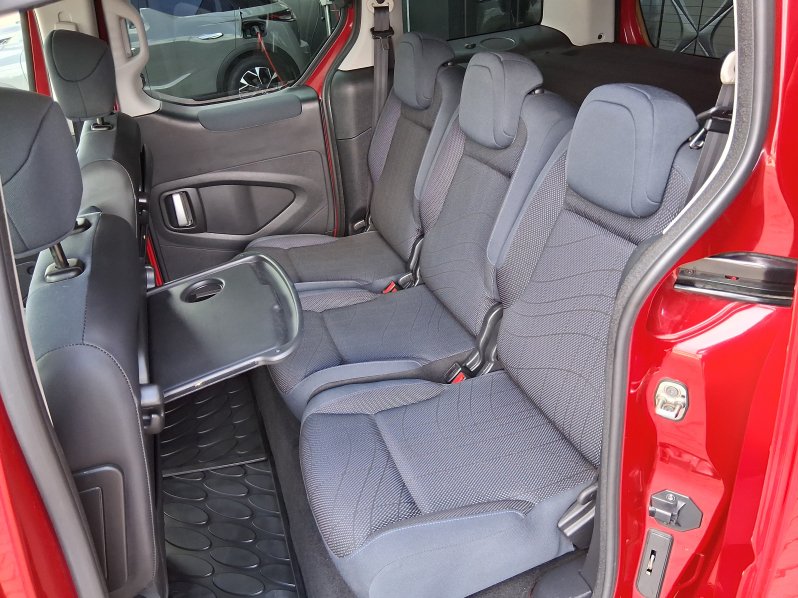Peugeot Partner Tepee PREMIUM 1.6 HDi 66 kW full
