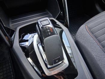 Peugeot 208 ACTIVE PACK  1.2 PT 74 kW full