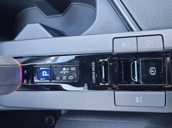 Toyota C-HR 1.8 HEV STYLE 2×4 full