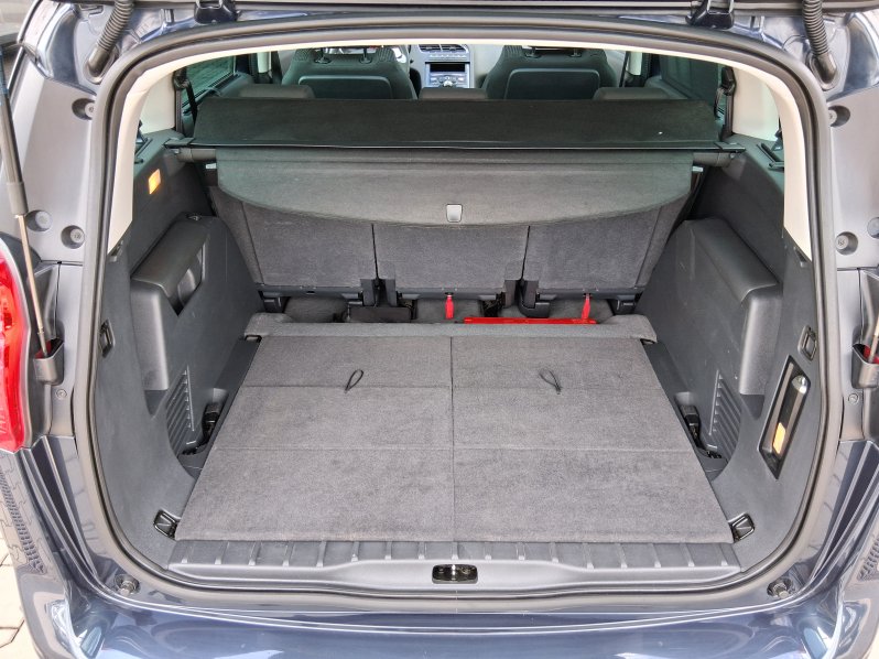 Peugeot 5008 ALLURE 1.6 HDi 84 kW full