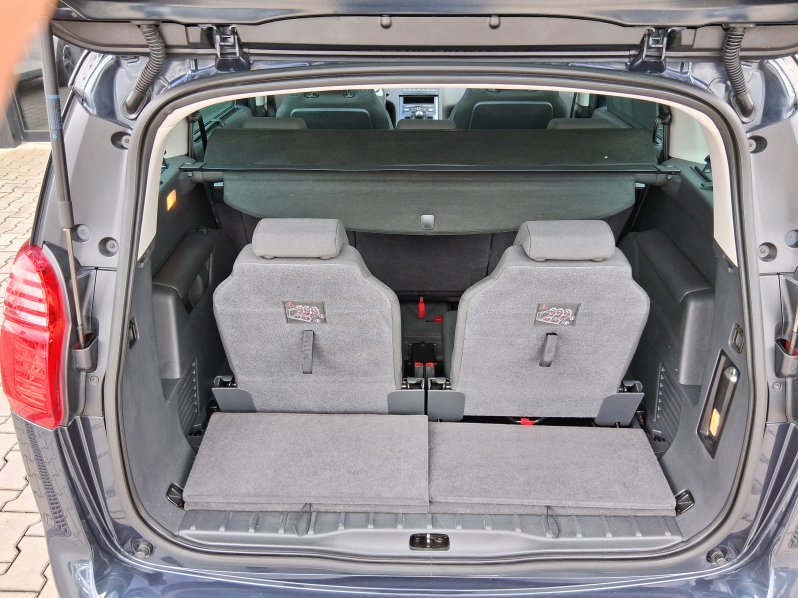 Peugeot 5008 ALLURE 1.6 HDi 84 kW full