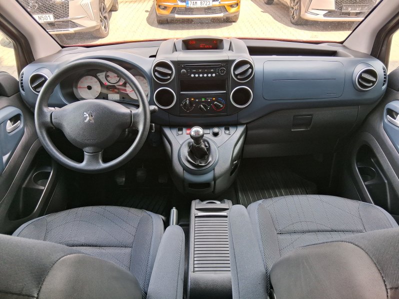 Peugeot Partner Tepee PREMIUM 1.6 HDi 66 kW full