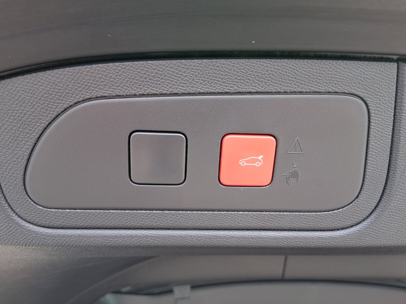 DS Automobiles DS7 CROSSBACK ESPRIT D. V. 1.6 E-Tense 4×4 full
