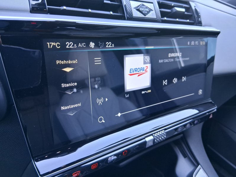 DS Automobiles DS7 CROSSBACK ESPRIT D. V. 1.6 E-Tense 4×4 full