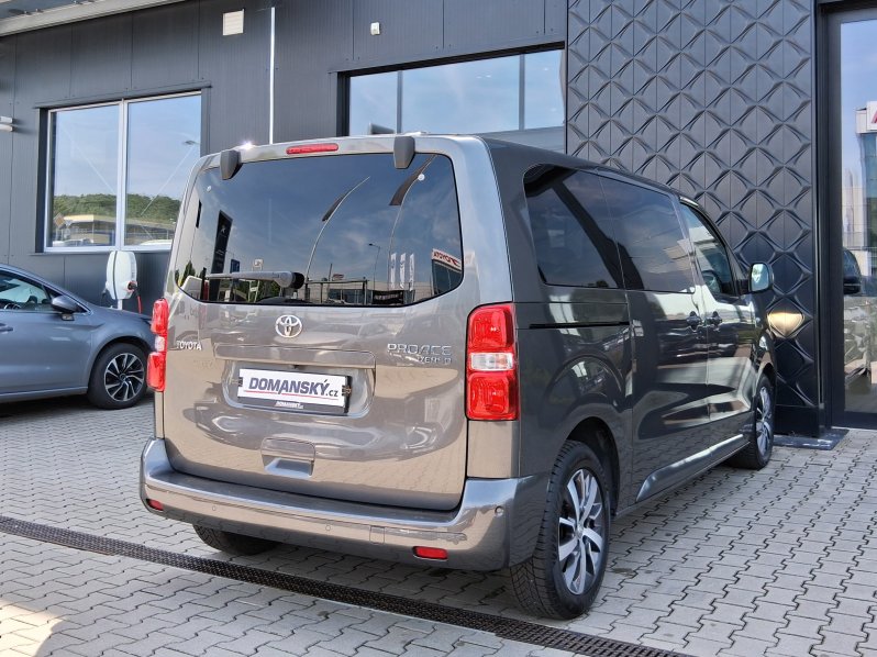 Toyota ProAce Verso FAMILY 2.0 D-4D 106 kW 8 míst full