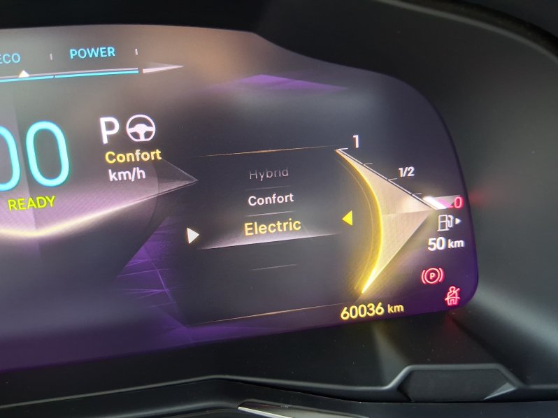 DS Automobiles DS7 CROSSBACK ESPRIT D. V. 1.6 E-Tense 4×4 full