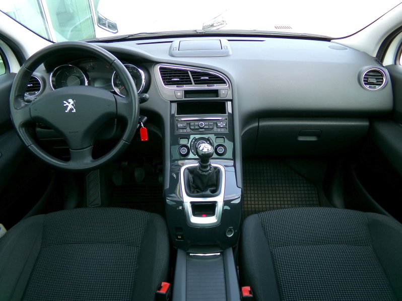Peugeot 5008 ACTIVE+ 1,6 BHDi 88kW full