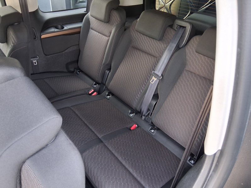 Toyota ProAce Verso FAMILY 2.0 D-4D 106 kW 8 míst full