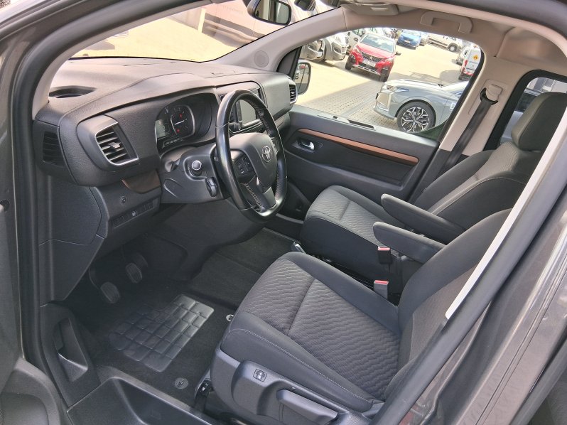 Toyota ProAce Verso FAMILY 2.0 D-4D 106 kW 8 míst full