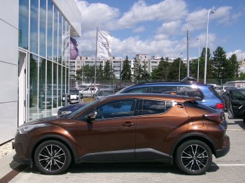 Toyota C-HR EXECUTIVE 1,8 HYBRID 90kW full