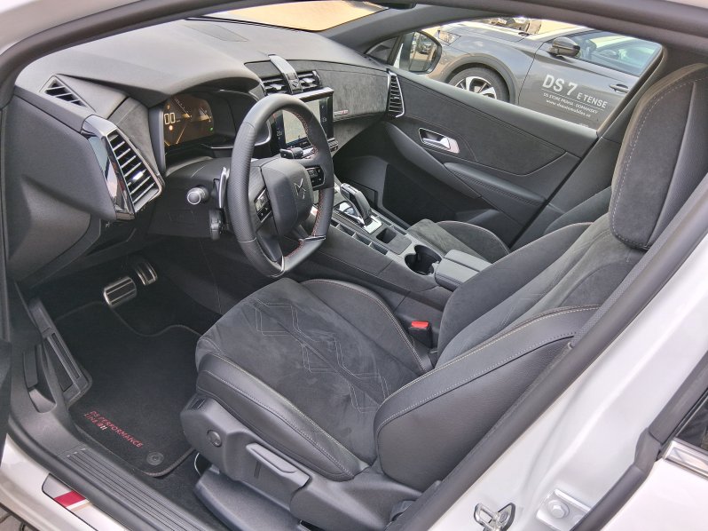 DS Automobiles DS7 CROSSBACK PERFORM. LINE 1.6 PT 133 kW full