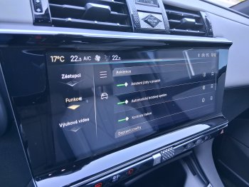 DS Automobiles DS7 CROSSBACK ESPRIT D. V. 1.6 E-Tense 4×4 full