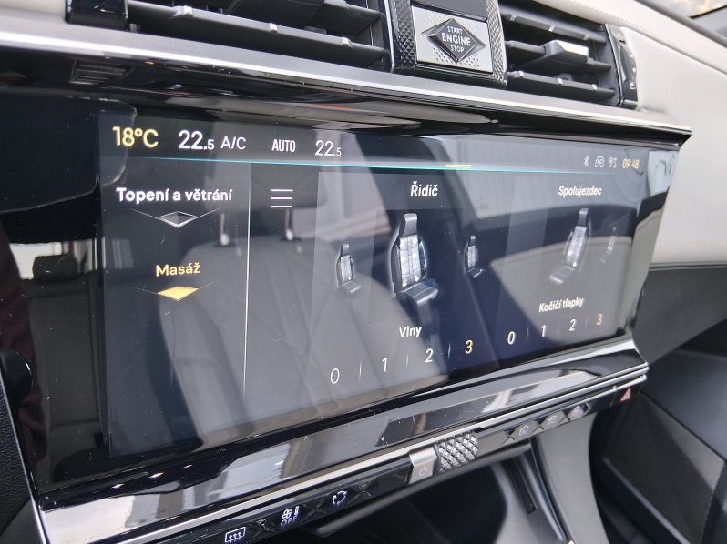 DS Automobiles DS7 CROSSBACK ESPRIT D. V. 1.6 E-Tense 4×4 full