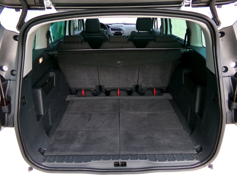 Peugeot 5008 ACTIVE+ 1,6 BHDi 88kW full