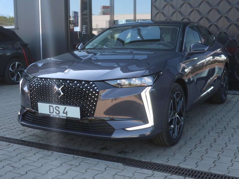 DS Automobiles DS4 EDITION FRANCE 1,5 BlueHDi 130 full