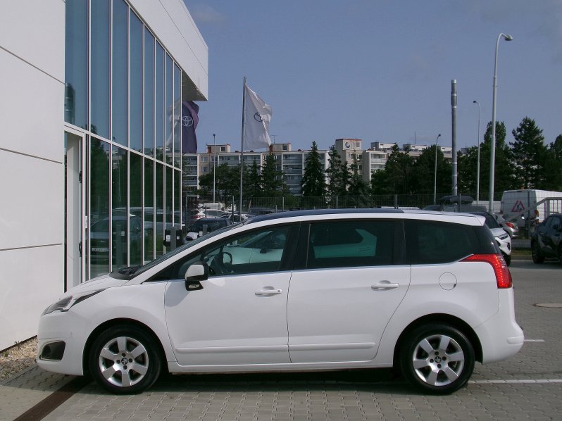 Peugeot 5008 ACTIVE+ 1,6 BHDi 88kW full