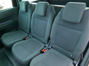 Peugeot 5008 ACTIVE+ 1,6 BHDi 88kW full