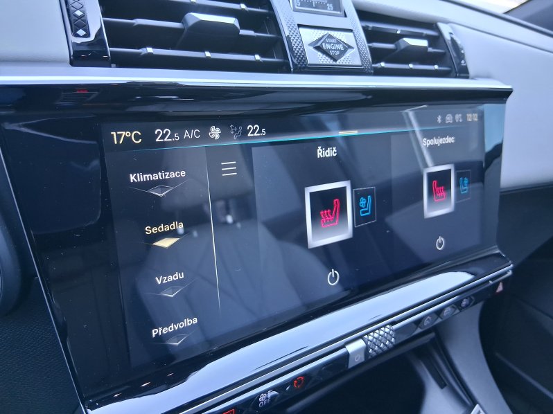 DS Automobiles DS7 CROSSBACK ESPRIT D. V. 1.6 E-Tense 4×4 full