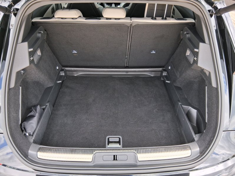 DS Automobiles DS7 CROSSBACK ESPRIT D. V. 1.6 E-Tense 4×4 full