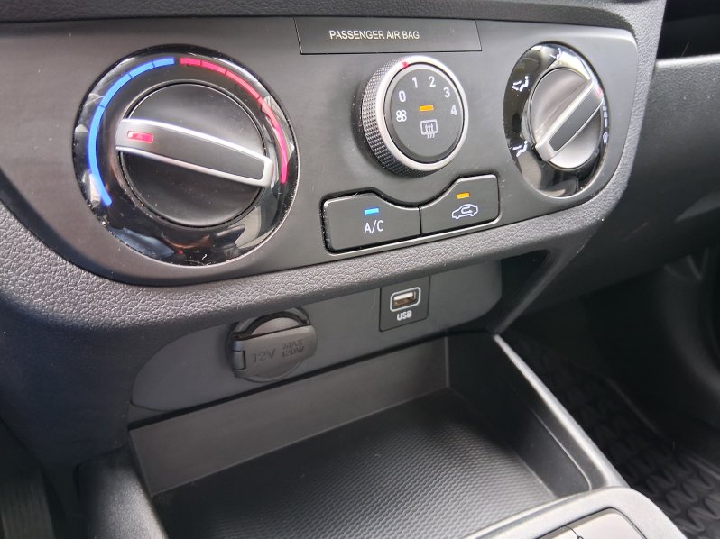 Hyundai i10 COMFORT CLUB 1.0i 49 kW full