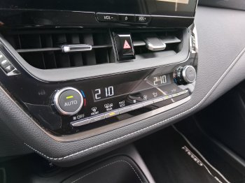 Toyota Corolla EXECUTIVE 1.8 HYB. 103 kW full
