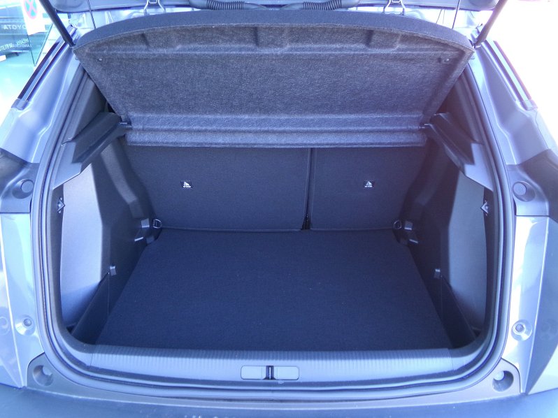 Peugeot 2008 ALLURE+ 1.2 HYBRID 145 e-DCS6 full