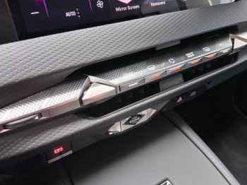 DS Automobiles DS4 TROCADERO 1.5 BHDI 96 KW full