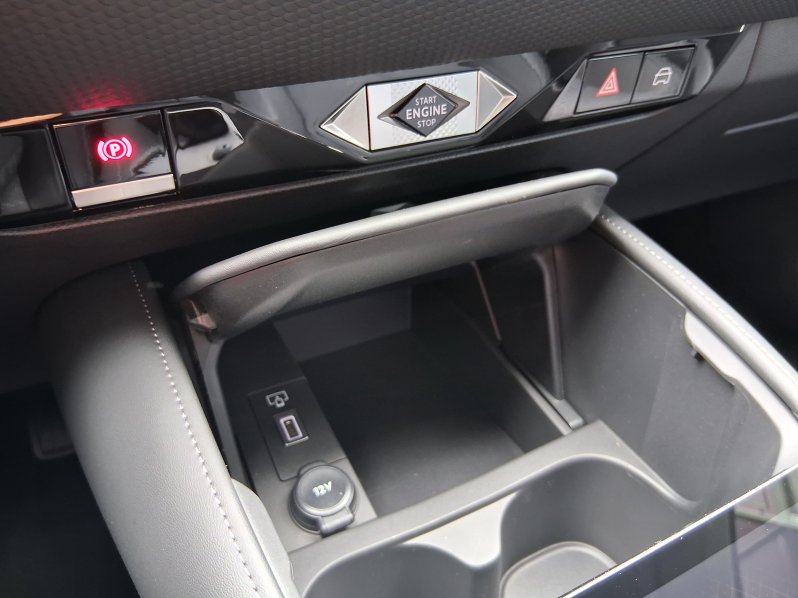 DS Automobiles DS4 TROCADERO 1.5 BHDI 96 KW full