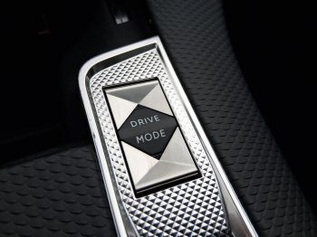 DS Automobiles DS7 CROSSBACK BASTILLE 1.5 BHDi 96 kW full